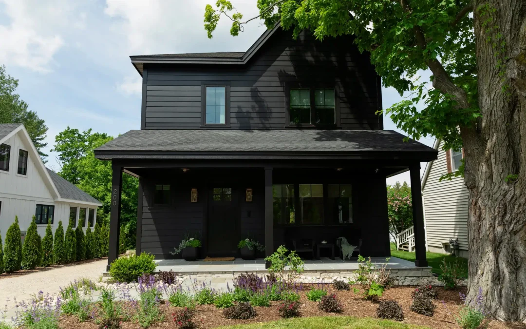 Grand Avenue, Leland